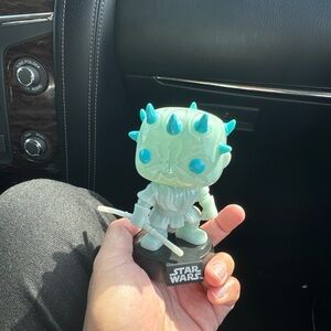 Funko Pop! Vinyl Star Wars
Holographic Darth Maul Glows in the Dark #23